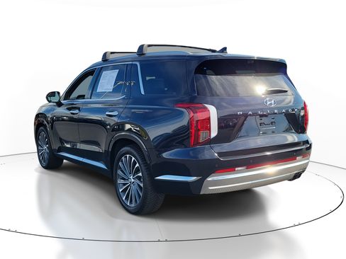 Used 2023 Hyundai Palisade Calligraphy image 3