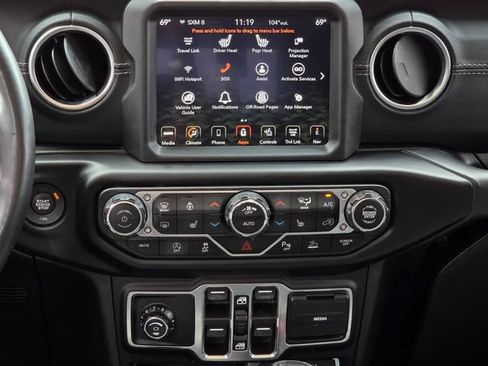 Used 2020 Jeep Gladiator Overland AWD/4WD image 11