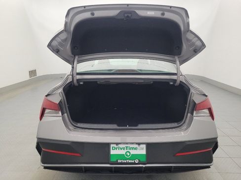 Used 2024 Hyundai Elantra SE image 29