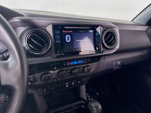 Used 2019 Toyota Tacoma TRD Sport AWD/4WD image 16