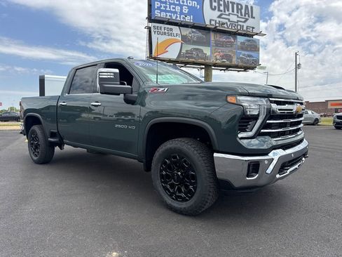 New 2026 Chevrolet Silverado 2500 LTZ w/ LTZ Convenience Package AWD/4WD image 11