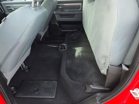 Used 2019 RAM 1500 Classic SLT image 29