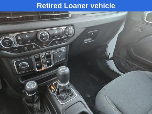 Used 2025 Jeep Wrangler Unlimited Sport AWD/4WD image 16