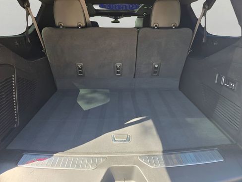 Used 2022 GMC Yukon XL Denali image 7