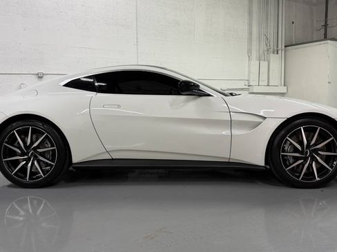 Used 2019 Aston Martin V8 Vantage Coupe RWD image 8