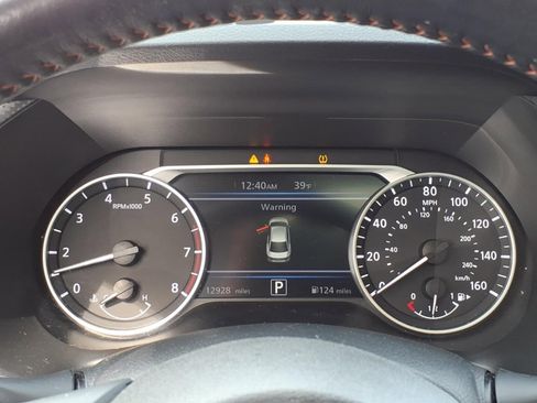 Used 2023 Nissan Sentra SR w/ SR Premium Package image 12