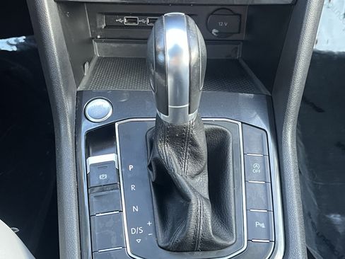 Used 2019 Volkswagen Tiguan SEL Premium R-Line FWD image 19