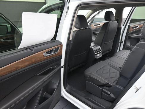 New 2026 Volkswagen Atlas SE image 39