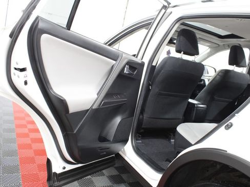 Used 2016 Toyota RAV4 XLE w/ Convenience Package AWD/4WD image 16