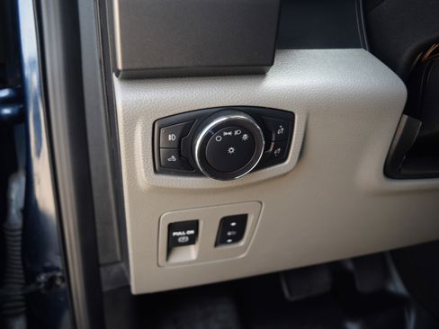 Used 2019 Ford F150 XLT w/ Equipment Group 302A Luxury image 7