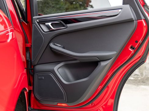 Certified 2026 Porsche Macan AWD/4WD image 57