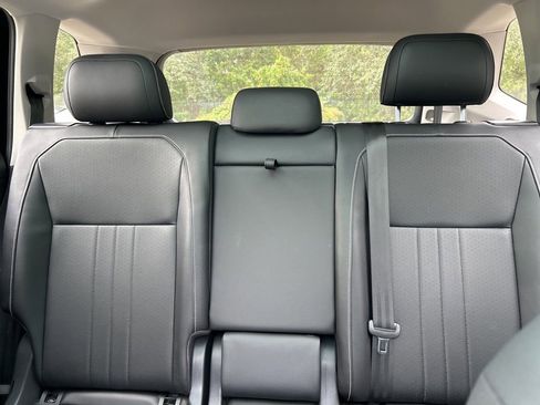 Used 2023 Volkswagen Tiguan SE image 14