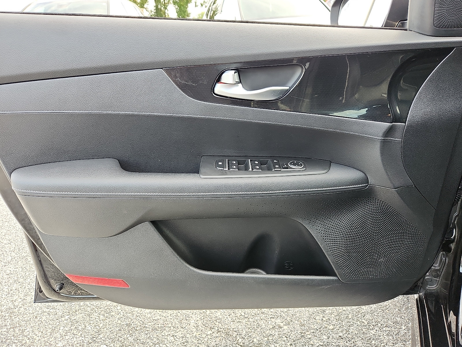Used 2023 Kia Forte GT-Line w/ GT-Line Technology Package FWD image 12
