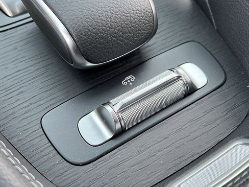 New 2026 Mercedes-Benz GLS 450 4MATIC image 35