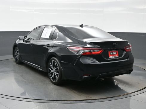 Used 2024 Toyota Camry SE FWD image 4