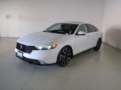 Used 2024 Honda Accord Touring image 1