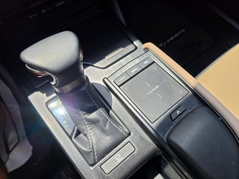 Used 2021 Lexus ES 350 w/ Accessory Package FWD image 21