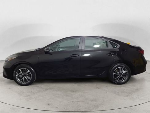 Used 2023 Kia Forte LXS w/ LXS Technology Package image 2