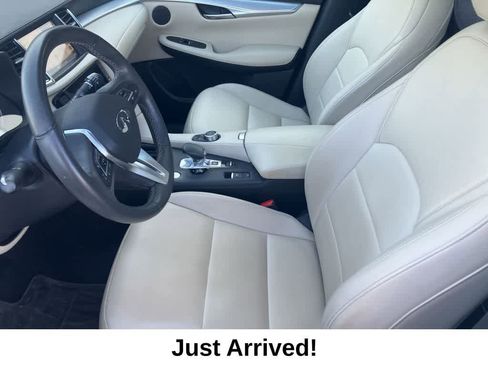 Used 2019 INFINITI QX50 Luxe w/ Navigation Package image 10