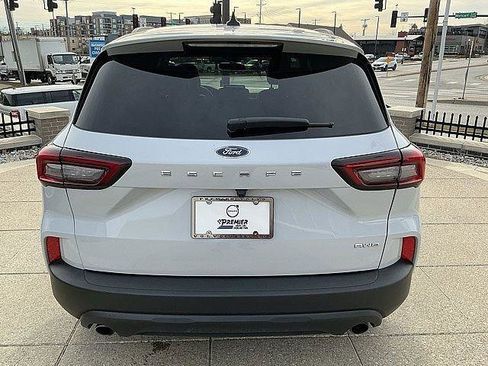 Used 2025 Ford Escape ST-Line AWD/4WD image 9