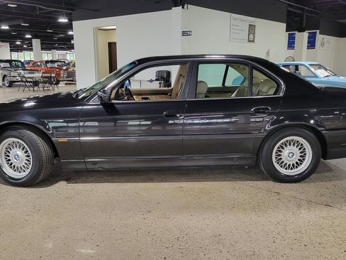 Used 1997 BMW 740i RWD image 24