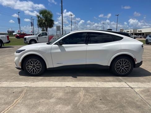 New 2025 Ford Mustang Mach-E Premium image 4