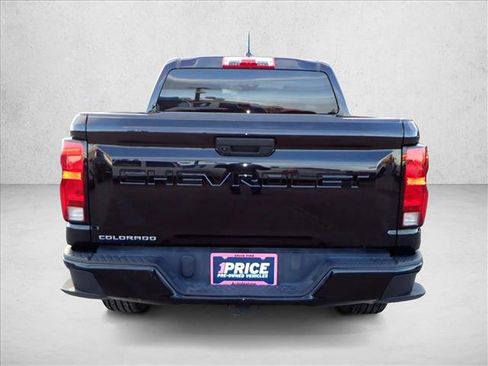Used 2024 Chevrolet Colorado W/T image 3