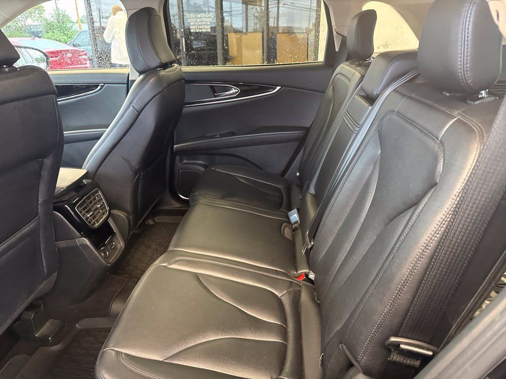 Used 2022 Lincoln Nautilus AWD image 11