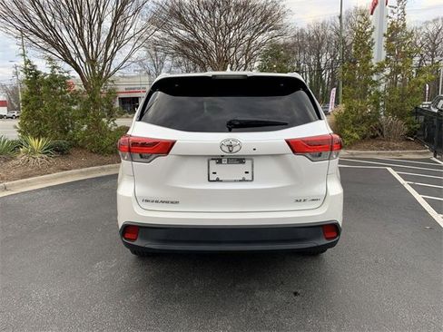 Used 2017 Toyota Highlander XLE image 7