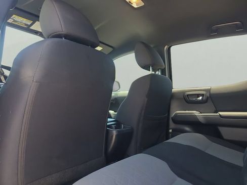 Used 2020 Toyota Tacoma TRD Sport AWD/4WD image 9