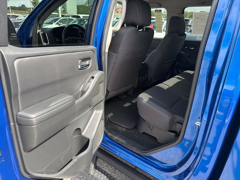 Certified 2024 Nissan Frontier SV w/ SV Convenience Package RWD image 16