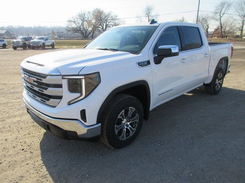 New 2026 GMC Sierra 1500 SLE image 10