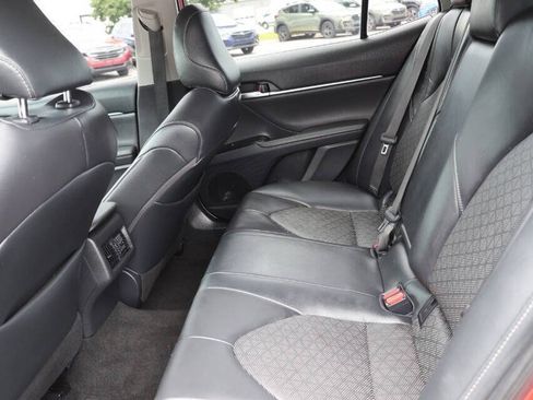 Used 2019 Toyota Camry XSE FWD image 17