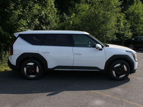 New 2026 Kia EV9 Wind AWD/4WD image 4
