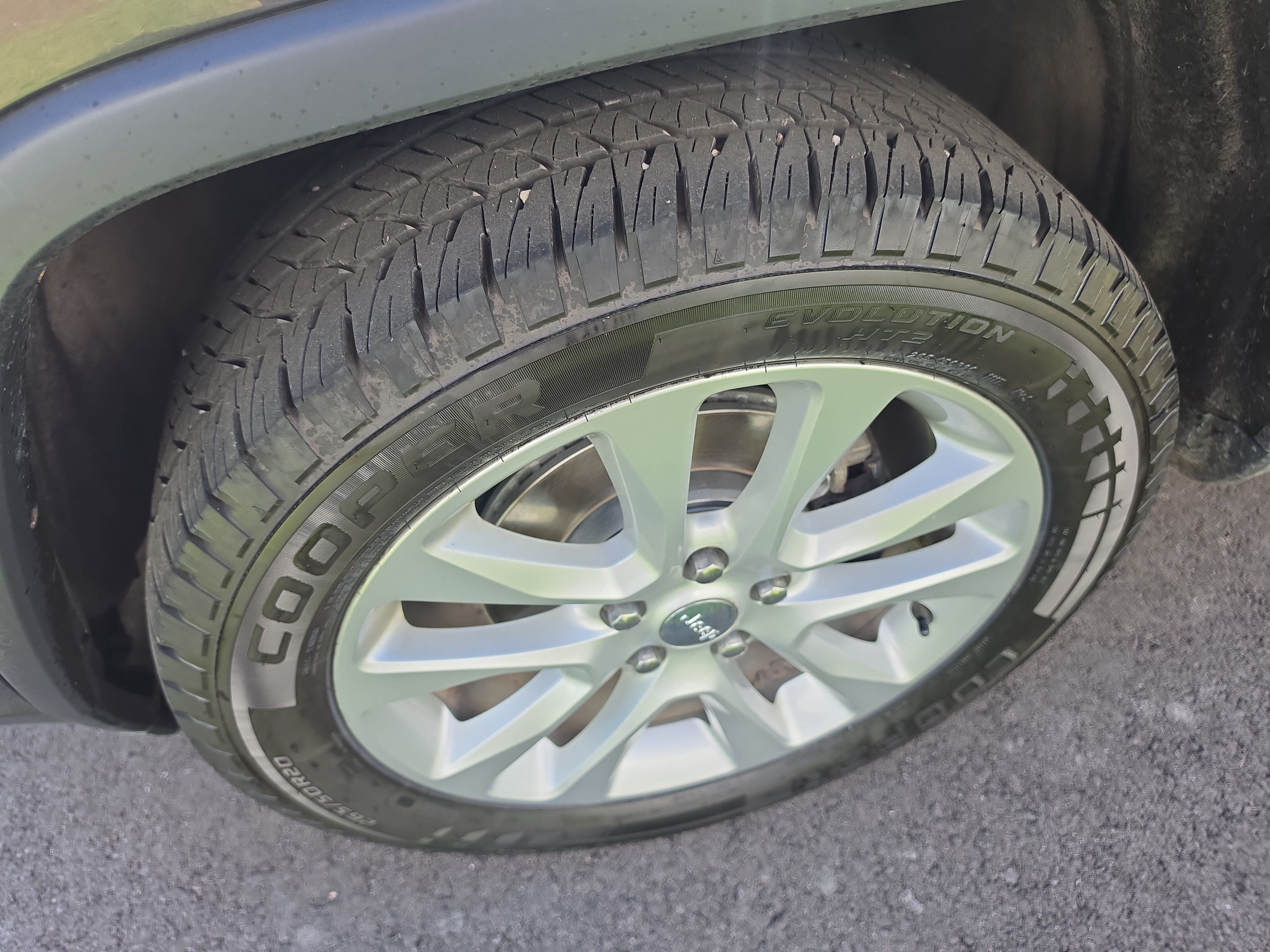 Used 2017 Jeep Grand Cherokee Limited AWD/4WD image 11