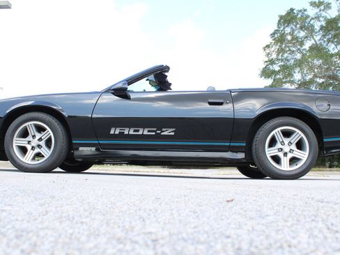 Used 1988 Chevrolet Camaro LT RWD image 17