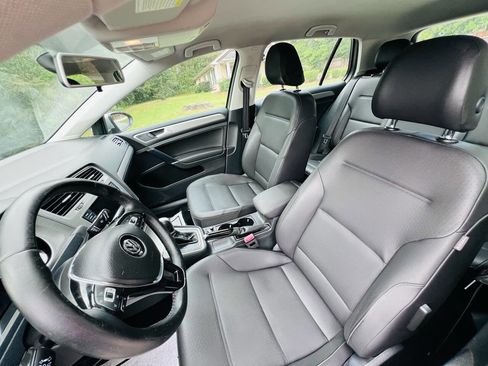 Used 2015 Volkswagen Golf TDI S image 15