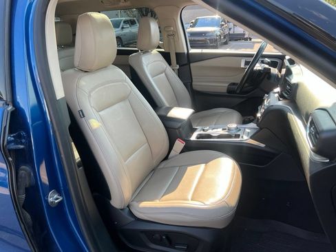 Used 2020 Ford Explorer XLT w/ Equipment Group 202A AWD/4WD image 18