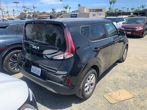 Used 2024 Kia Soul LX w/ Option Group 015 FWD image 6