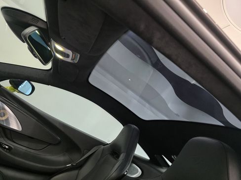 Used 2022 McLaren GT image 9