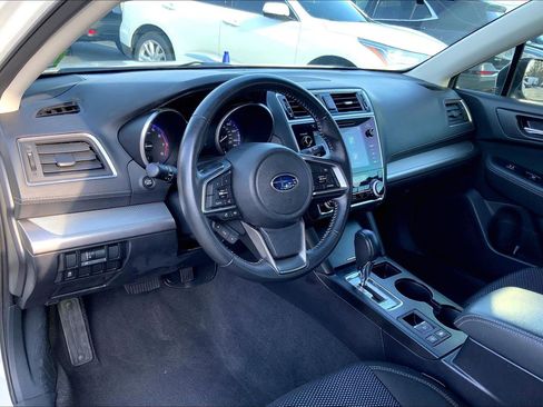 Used 2018 Subaru Outback 2.5i Premium image 16