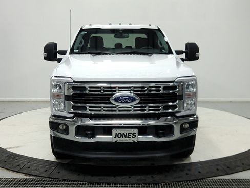 Used 2023 Ford F250 XLT AWD/4WD image 4