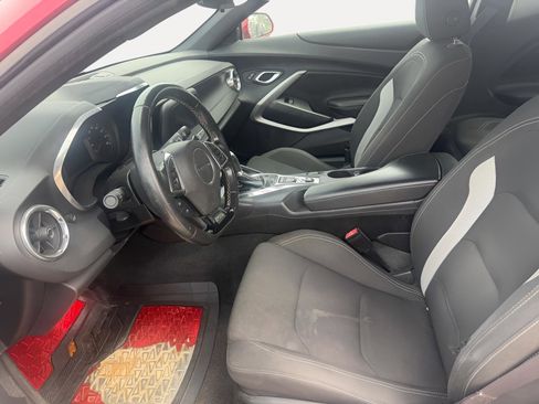 Used 2017 Chevrolet Camaro LT RWD image 10