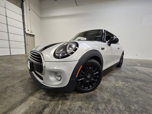 Used 2019 MINI Cooper 2-Door Hardtop FWD image 19