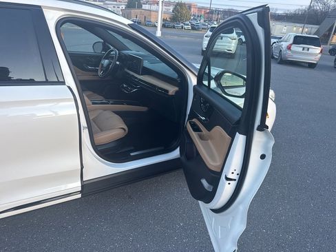 Certified 2023 Lincoln Corsair Reserve w/ Equipment Group 202A image 24