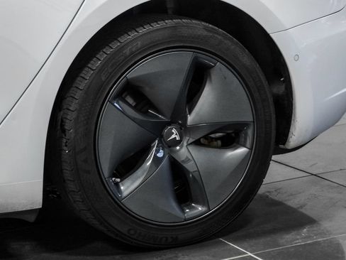 Used 2019 Tesla Model 3 Long Range RWD image 45