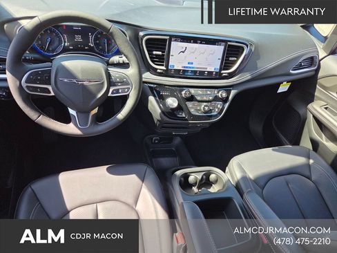 New 2026 Chrysler Pacifica Select FWD image 10