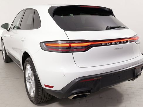 Used 2025 Porsche Macan image 16