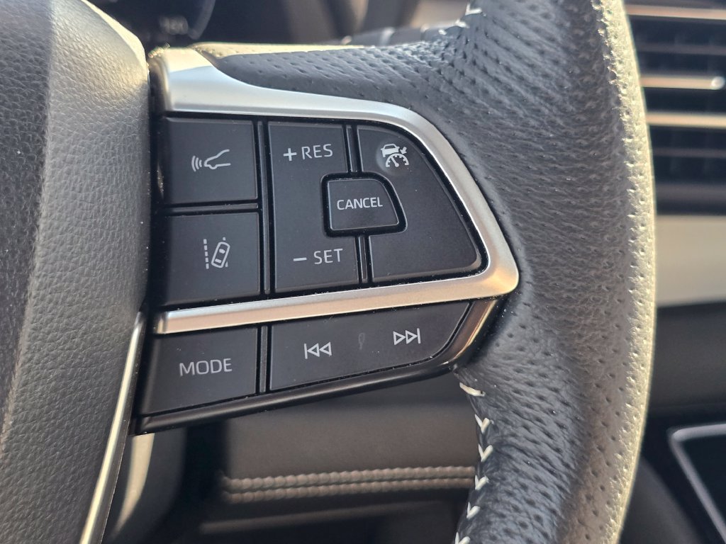 Used 2025 Toyota Sienna XSE AWD/4WD image 31