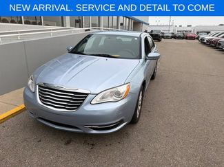 Used 2012 Chrysler 200 Touring FWD video 1